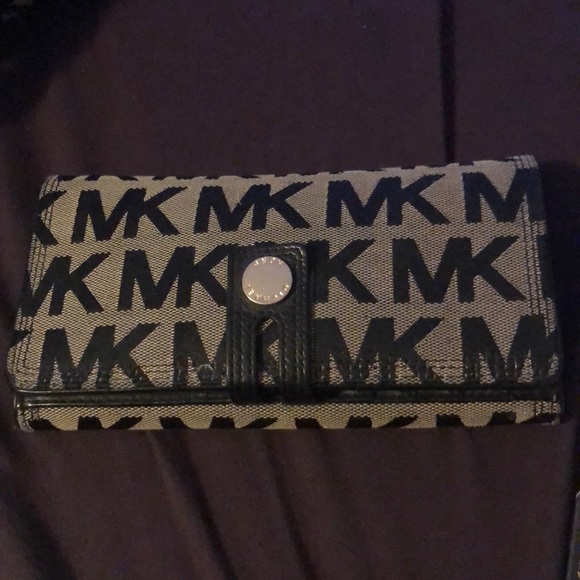Handbags - Michael Kors wallet